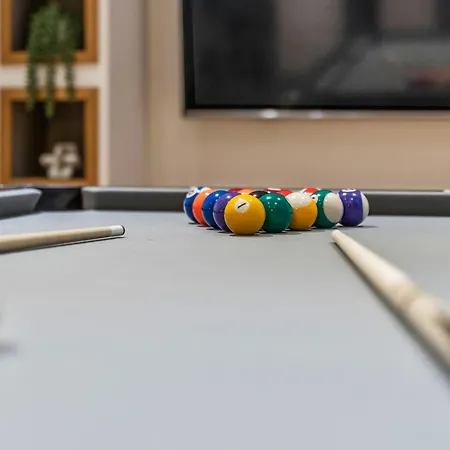 Centre Luxe With Pool Table & Table Tennis Apartmán
