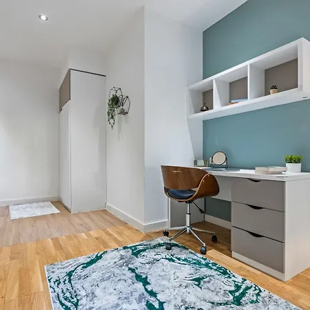 Centre Luxe With Pool Table & Table Tennis Apartmán