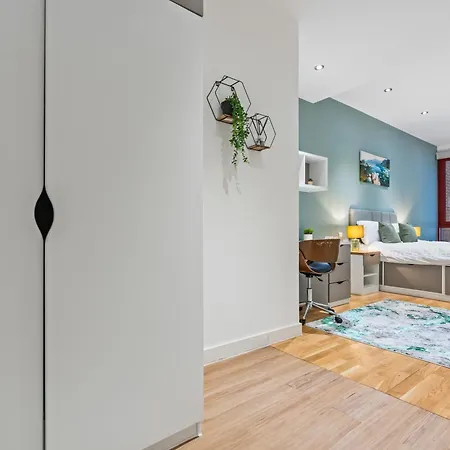 Centre Luxe With Pool Table & Table Tennis Apartmán *