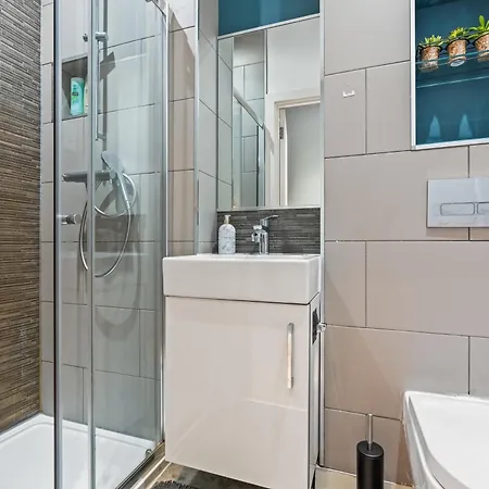 Centre Luxe With Pool Table & Table Tennis Apartmán *